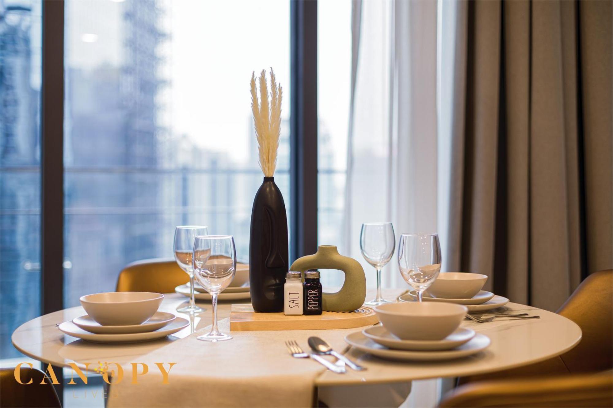 The Manor Serviced By Canopy Lives *