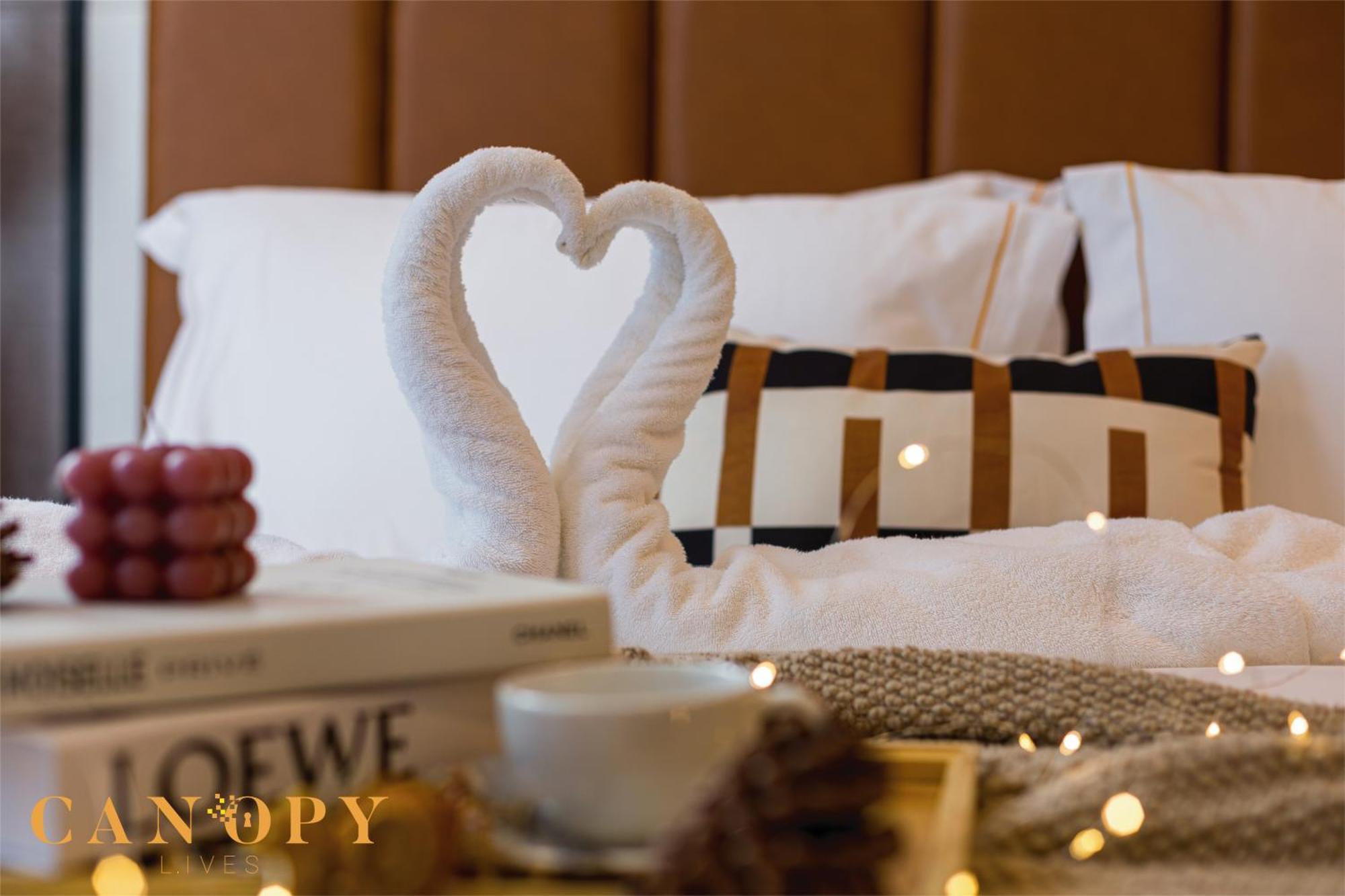 Apartemen The Manor Serviced By Canopy Lives *