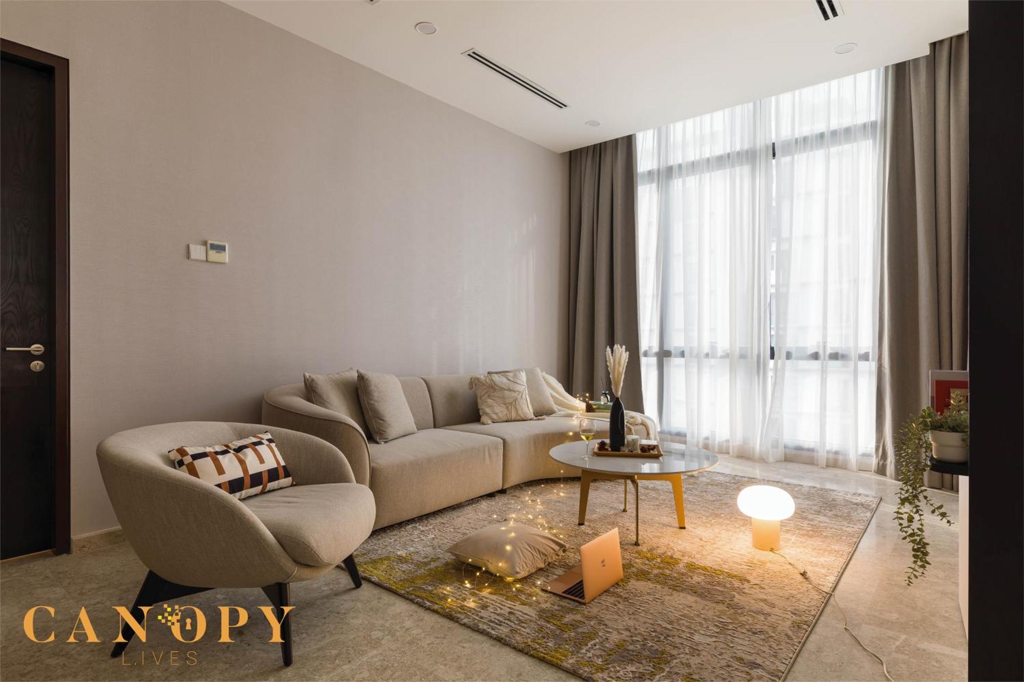 The Manor Serviced By Canopy Lives